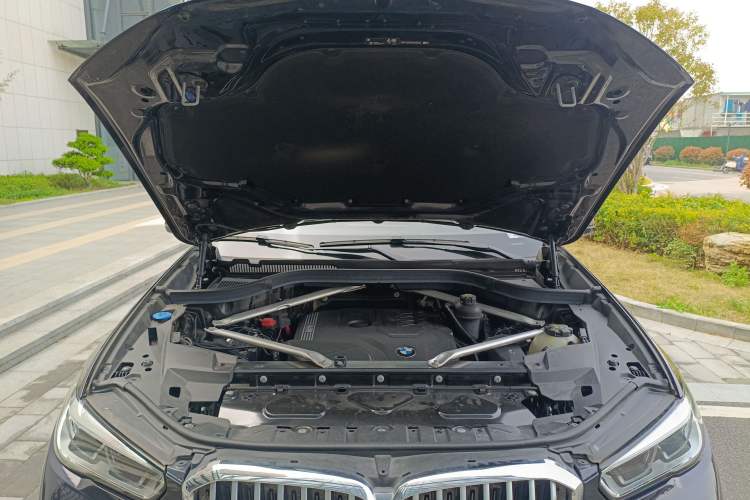 Used BMW X5 2022 Restyled xDrive 30Li Luxury Version M Sport Package Engine Bay