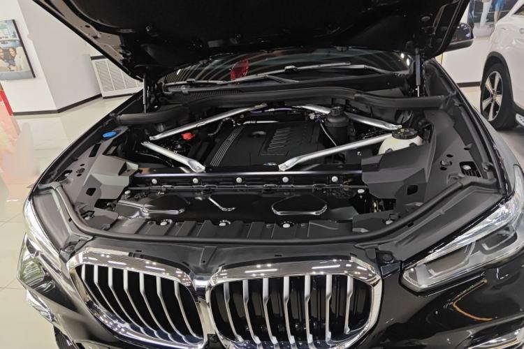 Used BMW X5 2022 Restyled xDrive 40Li M Sport Package Engine Bay
