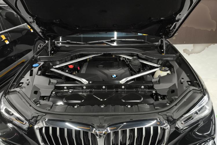 Used BMW X5 2022 Restyled xDrive 30Li M Sport Package Engine Bay