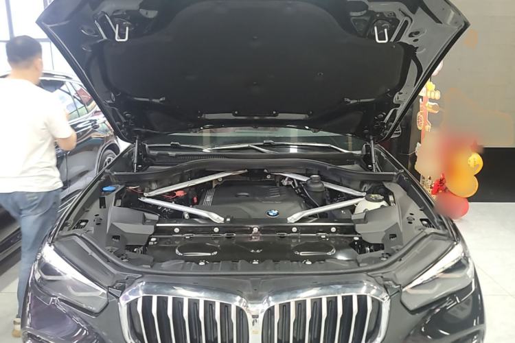 Used BMW X5 2022 Restyled xDrive 30Li M Sport Package Engine Bay