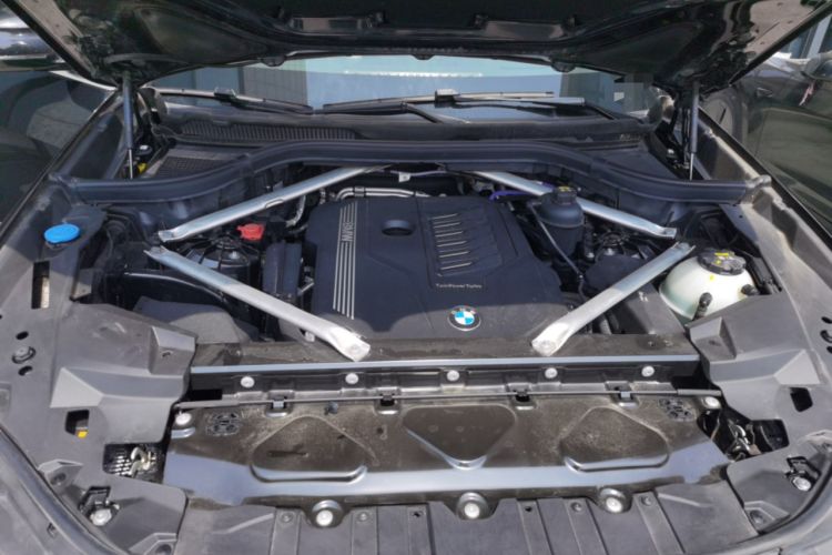 Used BMW X5 2022 xDrive 40Li M Sport Package Engine Bay