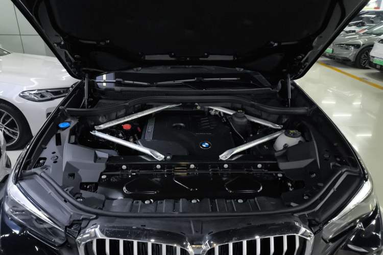 Used BMW X5 2022 Restyled xDrive 30Li M Sport Package Engine Bay