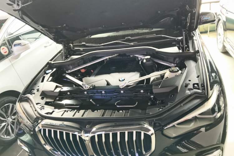 Used BMW X5 2022 xDrive 30Li M Sport Package Engine Bay