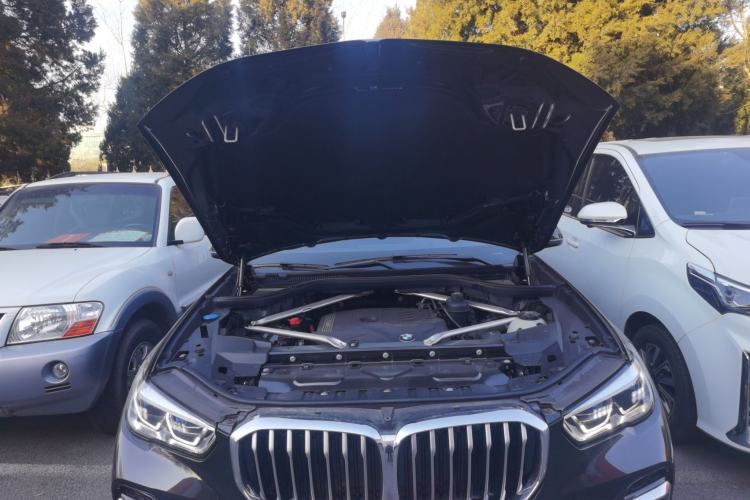 Used BMW X5 2022 xDrive 30Li Luxury M Sport Package Engine Bay