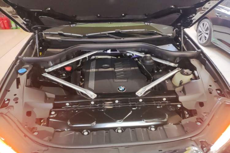 Used BMW X5 2022 Restyled xDrive 40Li M Sport Package Engine Bay