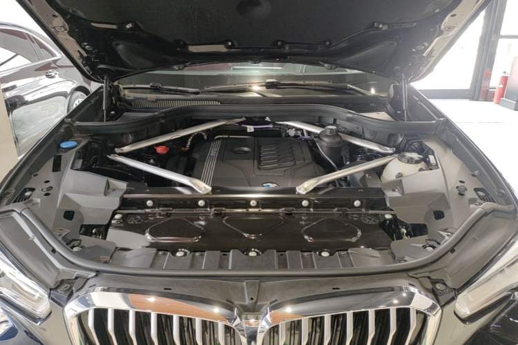 Used BMW X5 2022 Restyled xDrive 40Li M Sport Package Engine Bay