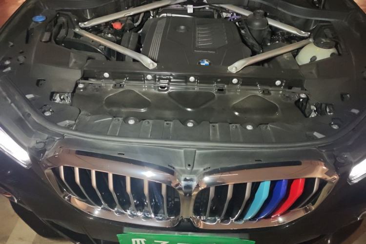 Used BMW X5 2022 xDrive 40Li M Sport Package Engine Bay