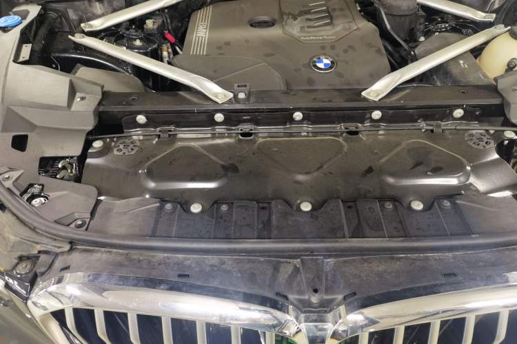 Used BMW X5 2022 xDrive 30Li M Sport Package Engine Bay