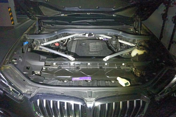 Used BMW X5 2022 xDrive 40Li M Sport Package Engine Bay