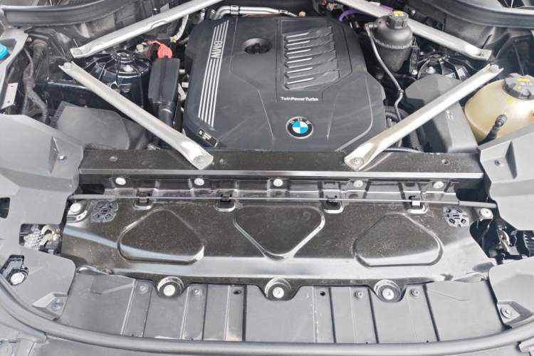 Used BMW X5 2022 xDrive 40Li M Sport Package Engine Bay