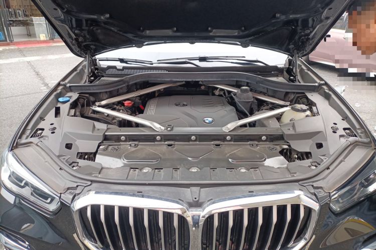 Used BMW X5 2022 xDrive 30Li M Sport Package Engine Bay