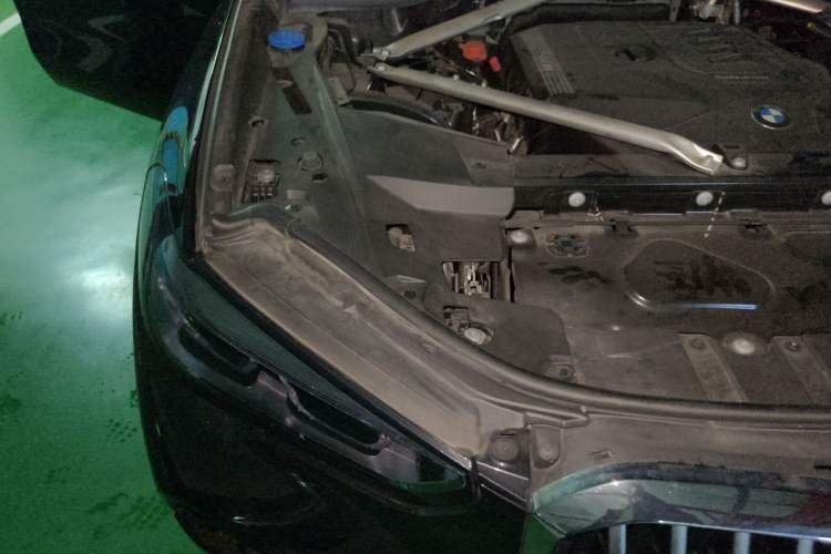 Used BMW X5 2022 Restyled xDrive 30Li Luxury Version M Sport Package Engine Bay Right
