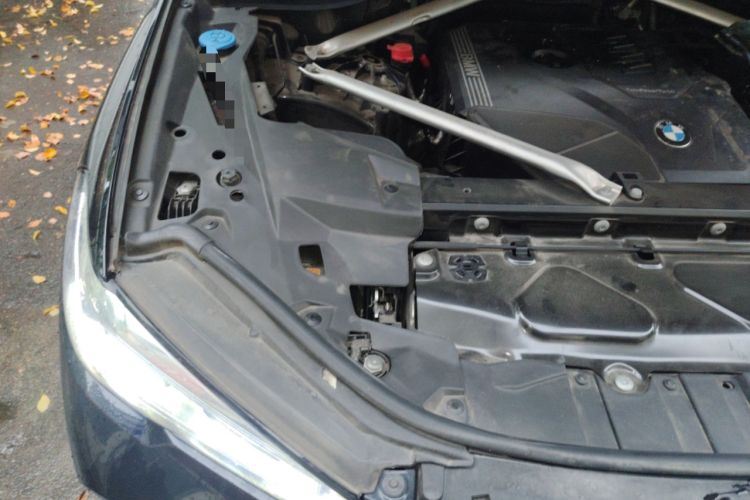 Used BMW X5 2022 xDrive 30Li Luxury M Sport Package Engine Bay Right