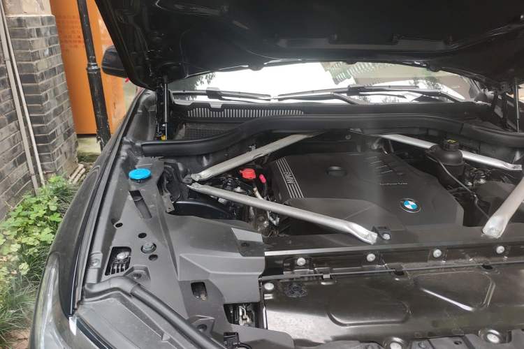 Used BMW X5 2022 Restyled xDrive 30Li Luxury Version M Sport Package Engine Bay Right
