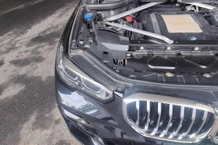Used BMW X5 2022 xDrive40i M Sport Package Engine Bay Right