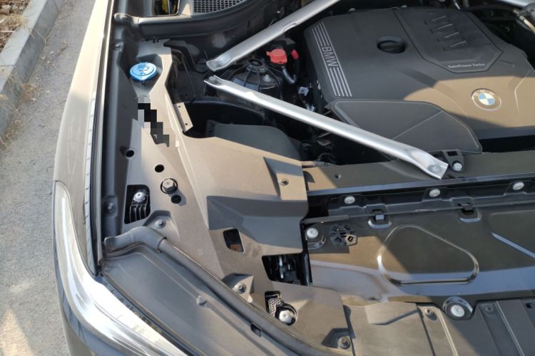 Used BMW X5 2022 xDrive 30Li Luxury M Sport Package Engine Bay Right