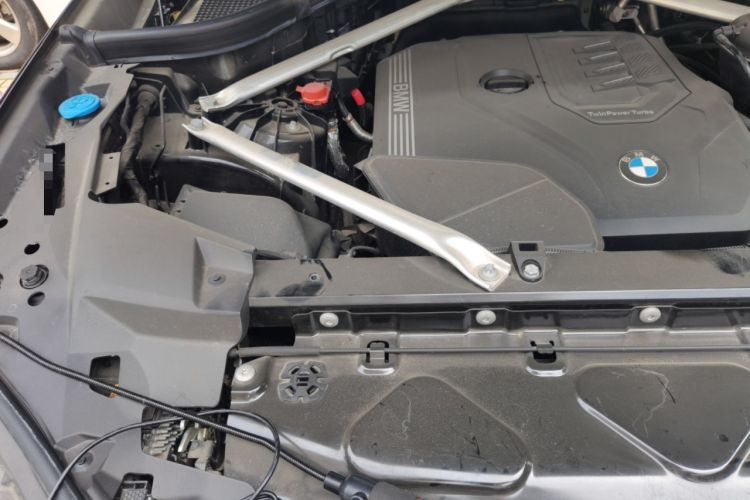 Used BMW X5 2022 xDrive 30Li Luxury M Sport Package Engine Bay Right