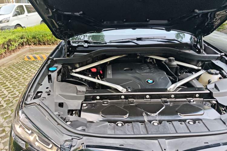 Used BMW X5 2022 Restyled xDrive 30Li Luxury Version M Sport Package Engine Bay Right