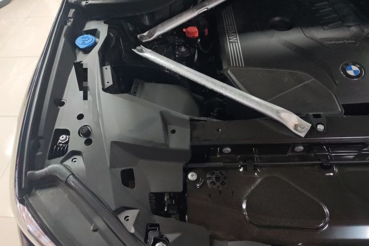 Used BMW X5 2022 xDrive 30Li Luxury M Sport Package Engine Bay Right
