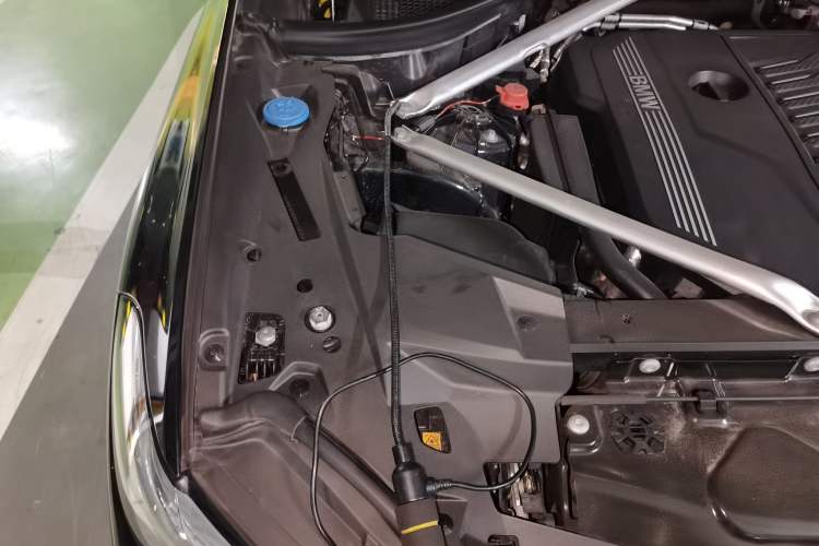 Used BMW X5 2022 xDrive 40Li Luxury Edition M Sport Package Engine Bay Right