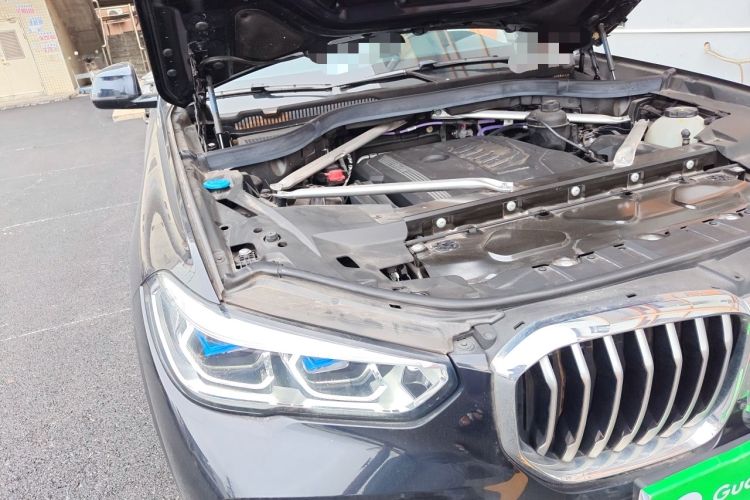 Used BMW X5 2022 Restyled xDrive 40Li M Sport Package Engine Bay Right