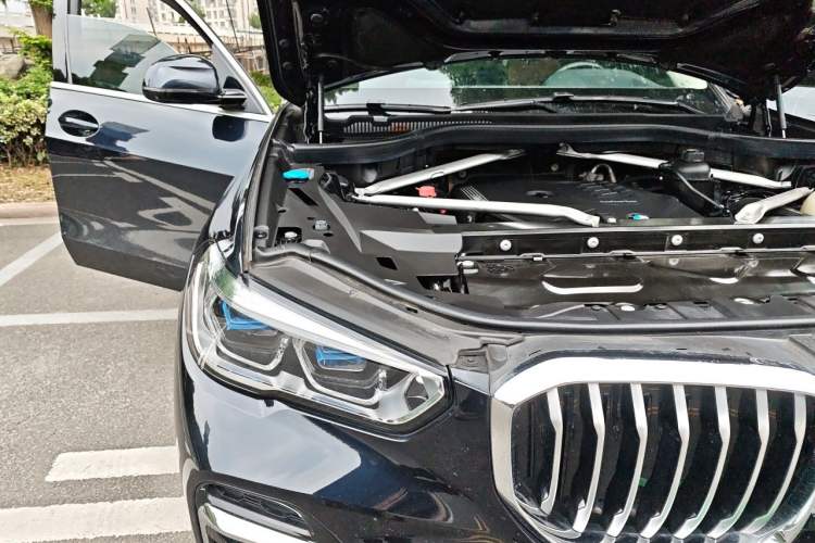Used BMW X5 2022 Restyled xDrive 30Li Luxury Version M Sport Package Engine Bay Right