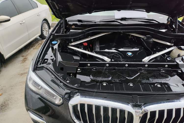 Used BMW X5 2022 Restyled xDrive 30Li Luxury Version M Sport Package Engine Bay Right