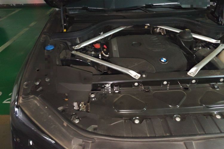 Used BMW X5 2022 xDrive 30Li Luxury M Sport Package Engine Bay Right