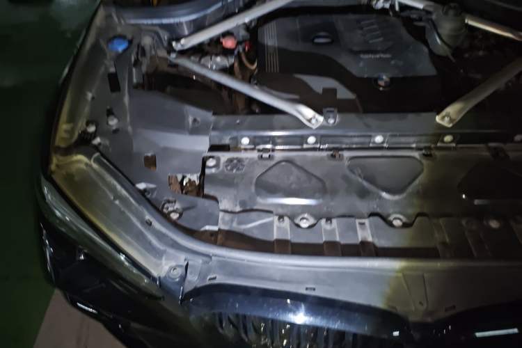 Used BMW X5 2022 xDrive 30Li Luxury M Sport Package Engine Bay Right