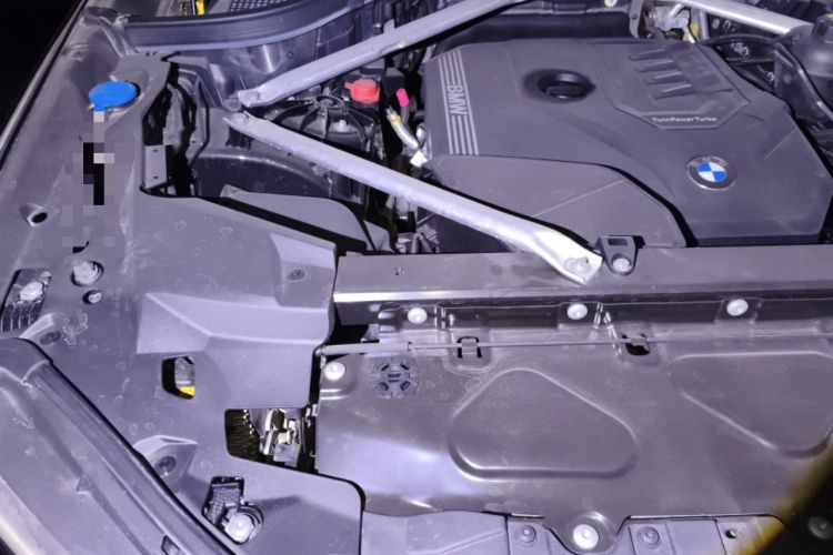 Used BMW X5 2022 xDrive 30Li Luxury M Sport Package Engine Bay Right