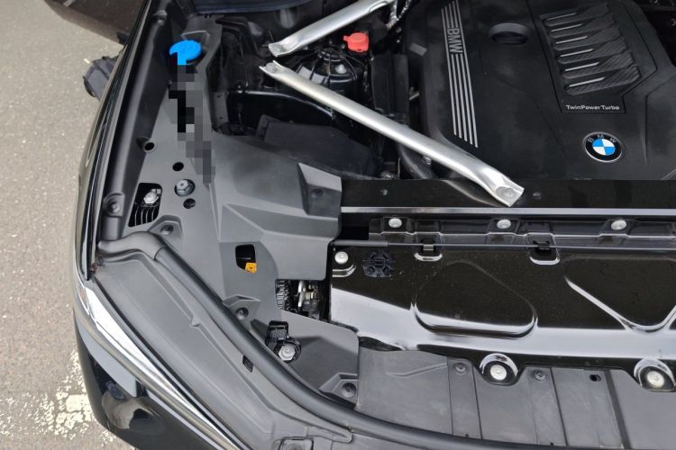 Used BMW X5 2022 Restyled xDrive 40Li M Sport Package Engine Bay Right
