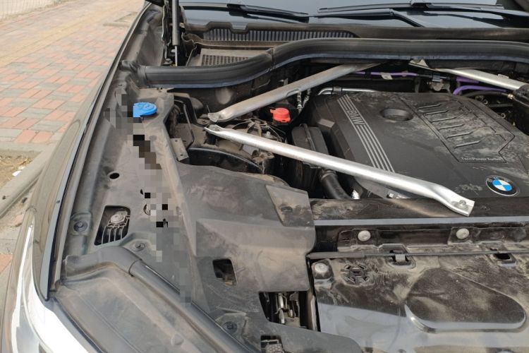 Used BMW X5 2022 Restyled xDrive 40Li M Sport Package Engine Bay Right