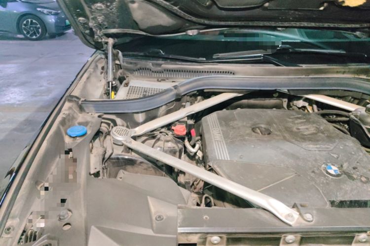 Used BMW X5 2022 Restyled xDrive 30Li M Sport Package Engine Bay Right