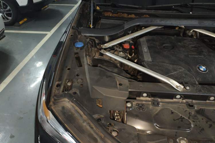 Used BMW X5 2022 Restyled xDrive 30Li Luxury Version M Sport Package Engine Bay Right