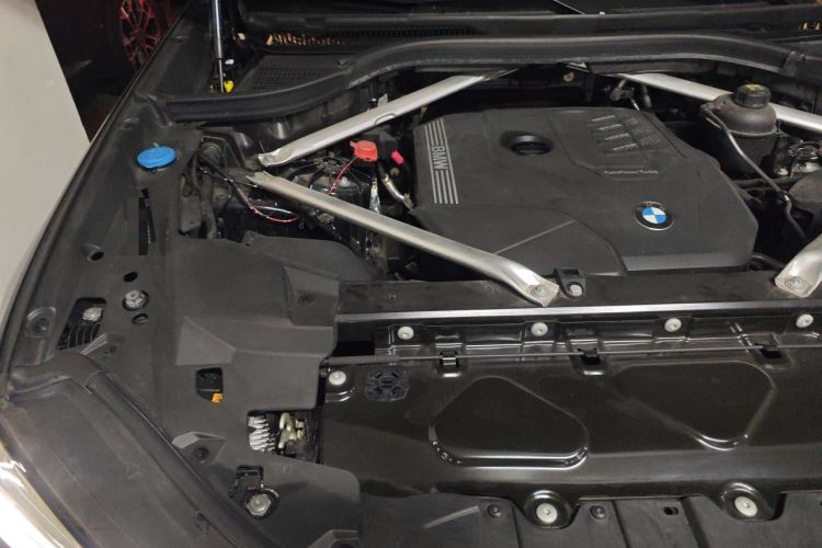 Used BMW X5 2022 Restyled xDrive 30Li Luxury Version M Sport Package Engine Bay Right