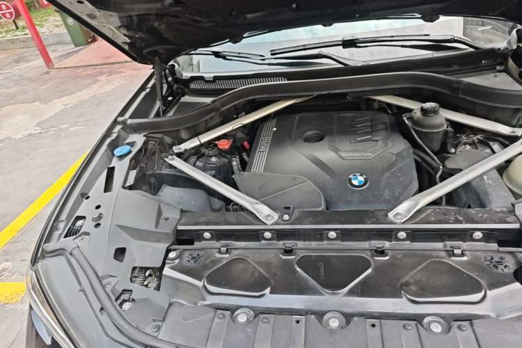 Used BMW X5 2022 Restyled xDrive 30Li Luxury Version M Sport Package Engine Bay Right
