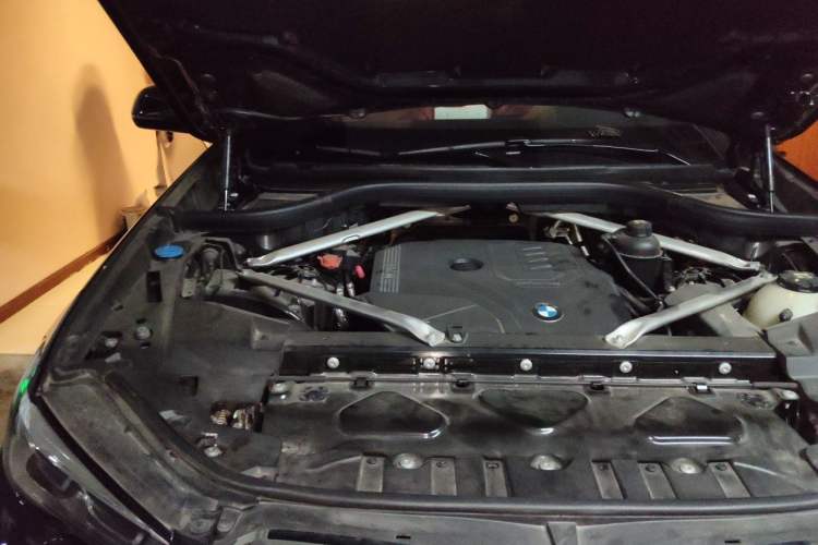 Used BMW X5 2022 Restyled xDrive 30Li Luxury Version M Sport Package Engine Bay Right