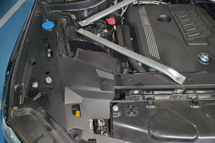 Used BMW X5 2022 xDrive 40Li M Sport Package Engine Bay Right