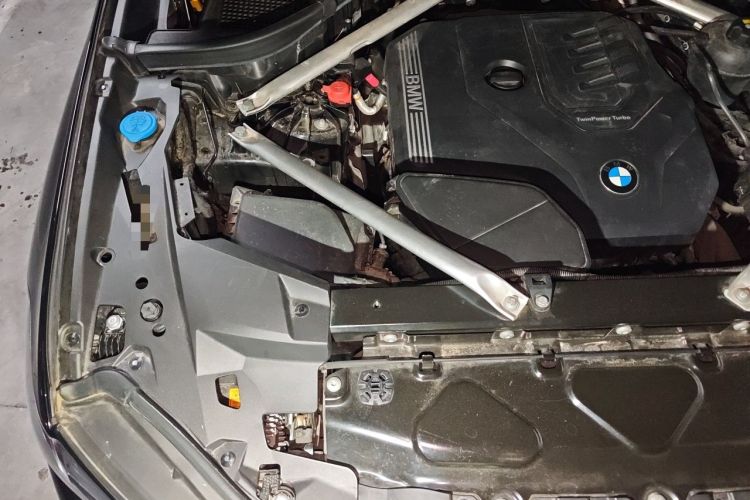 Used BMW X5 2022 xDrive 30Li Luxury M Sport Package Engine Bay Right