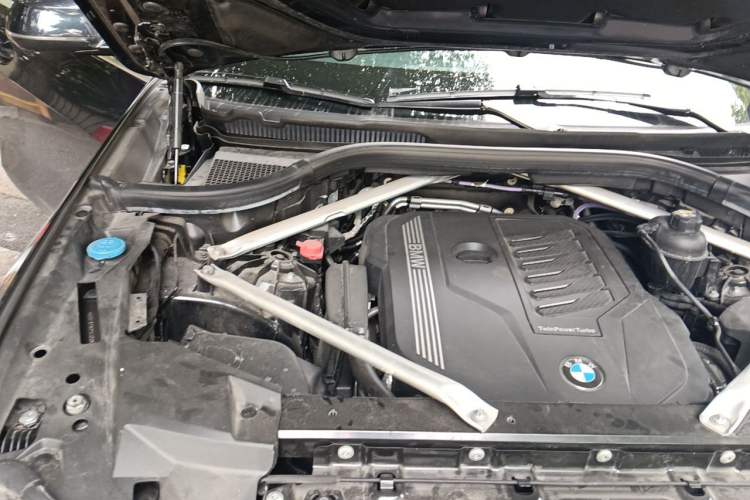 Used BMW X5 2022 Restyled xDrive 40Li M Sport Package Engine Bay Right