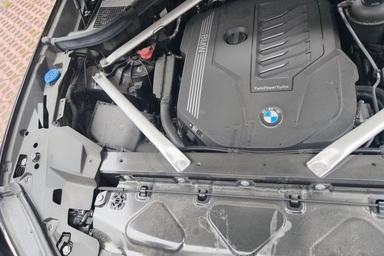 Used BMW X5 2022 Restyled xDrive 40Li M Sport Package Engine Bay Right
