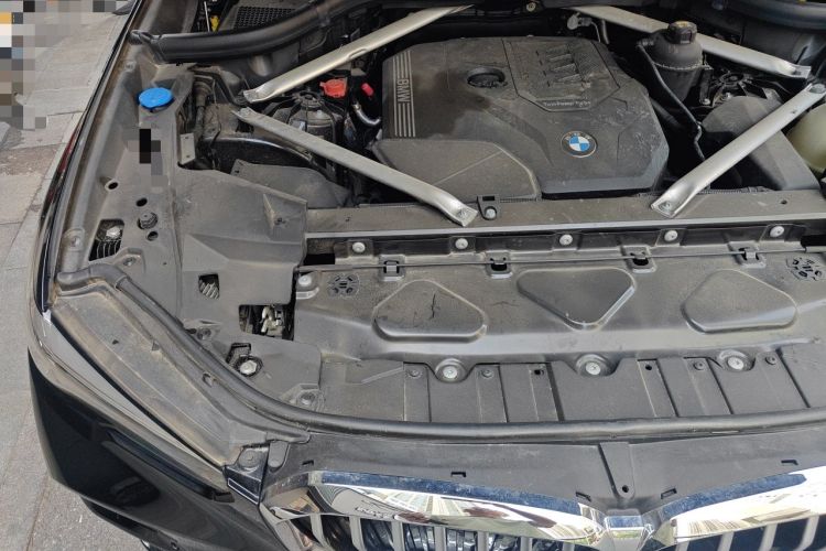 Used BMW X5 2022 xDrive30i M Sport Package Engine Bay Right