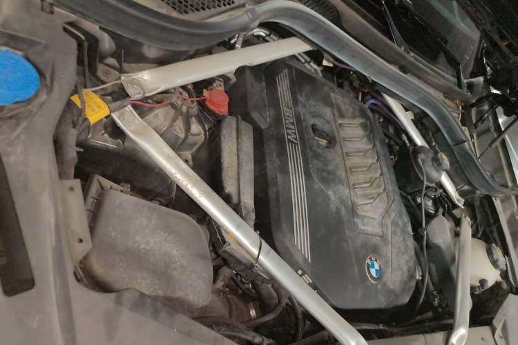 Used BMW X5 2022 Restyled xDrive 40Li M Sport Package Engine Bay Right