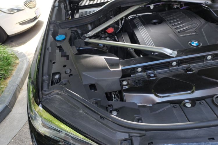 Used BMW X5 2022 Restyled xDrive 40Li M Sport Package Engine Bay Right