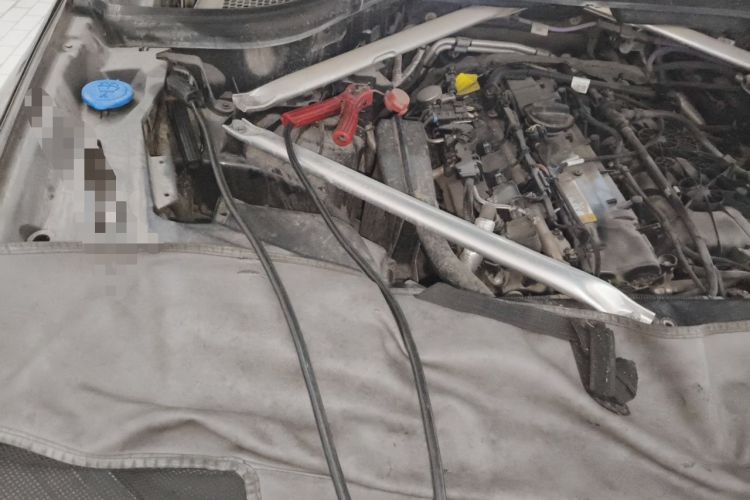 Used BMW X5 2022 Restyled xDrive 40Li M Sport Package Engine Bay Right