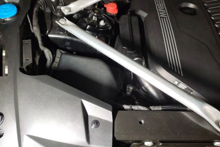 Used BMW X5 2022 Restyled xDrive 40Li Luxury Edition M Sport Package Engine Bay Right