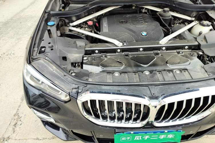 Used BMW X5 2022 Restyled xDrive 30Li Luxury Version M Sport Package Engine Bay Right