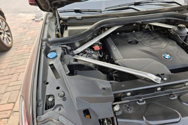 Used BMW X5 2022 Restyled xDrive 30Li Luxury Version M Sport Package Engine Bay Right