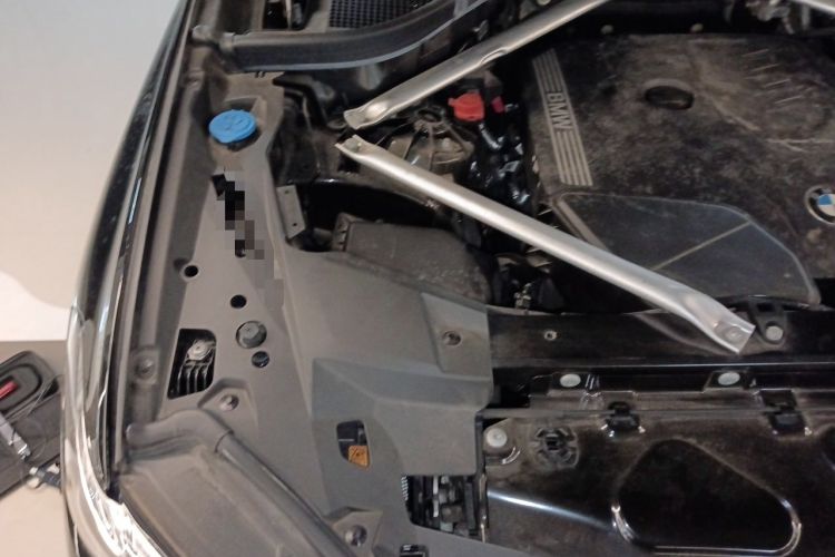 Used BMW X5 2022 Restyled xDrive 30Li Luxury Version M Sport Package Engine Bay Right