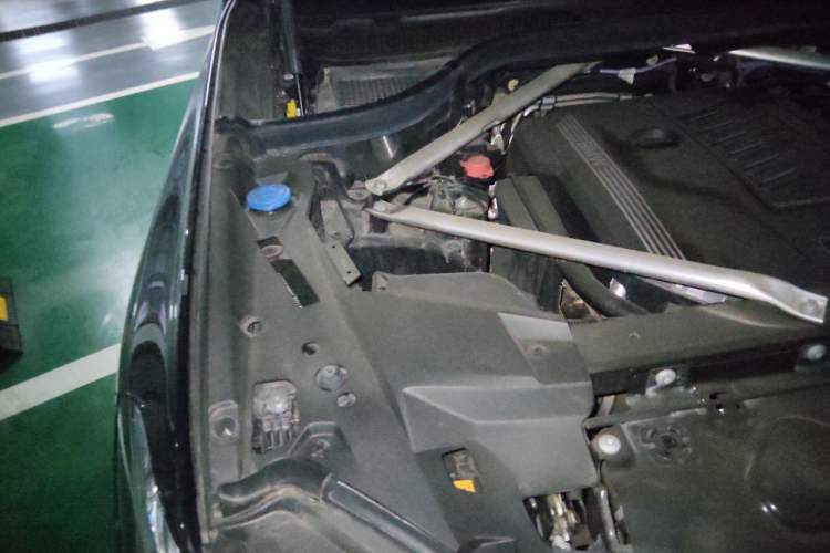 Used BMW X5 2022 Restyled xDrive 40Li Luxury Edition M Sport Package Engine Bay Right